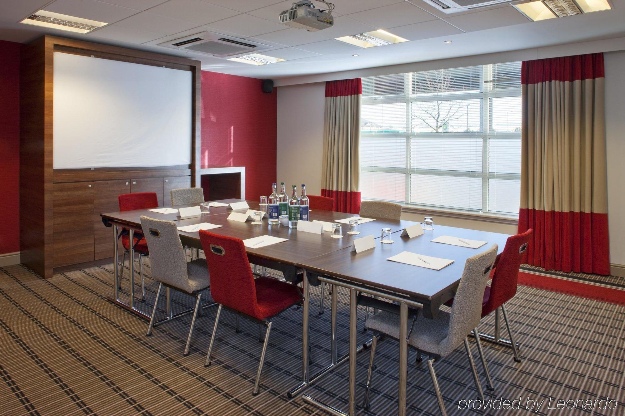 Hotel Express - Glasgow Airport By Ihg 3*